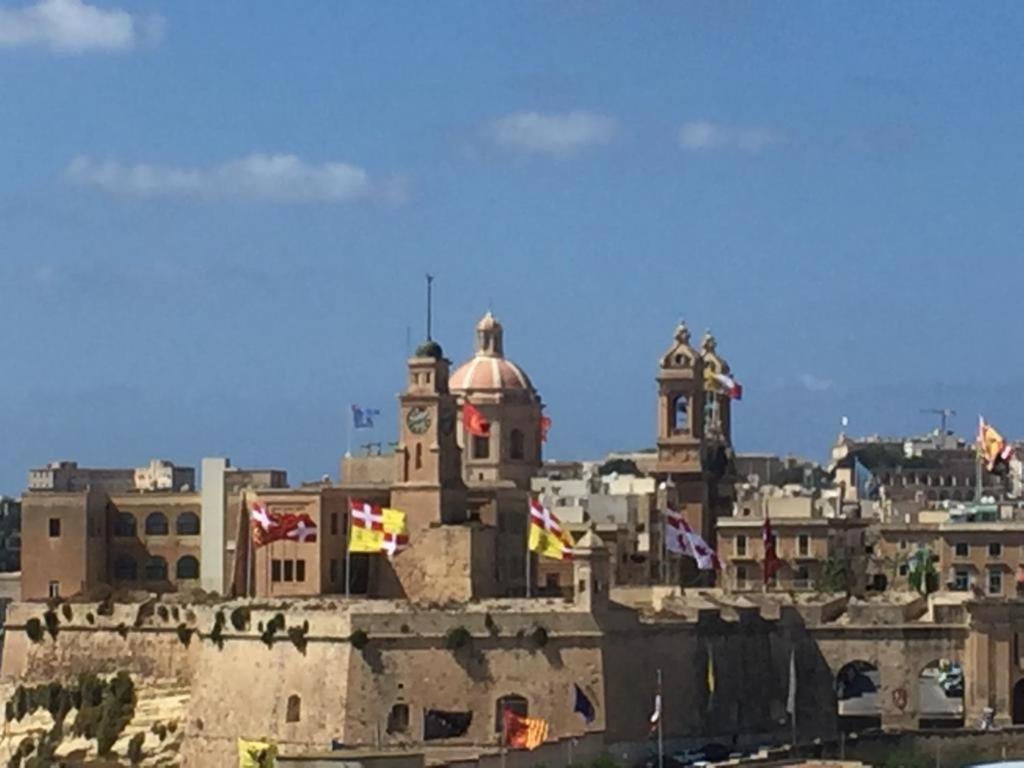 Casa Maria Tereza Bed & Breakfast Cospicua Bagian luar foto