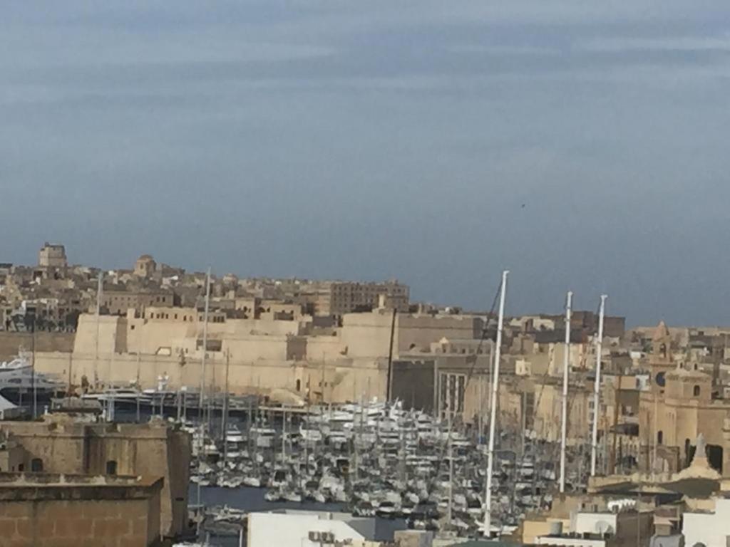 Casa Maria Tereza Bed & Breakfast Cospicua Bagian luar foto